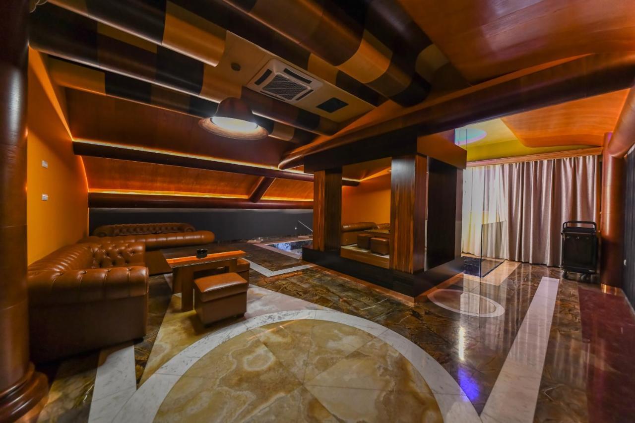 Hotel Havana Loznica Buitenkant foto