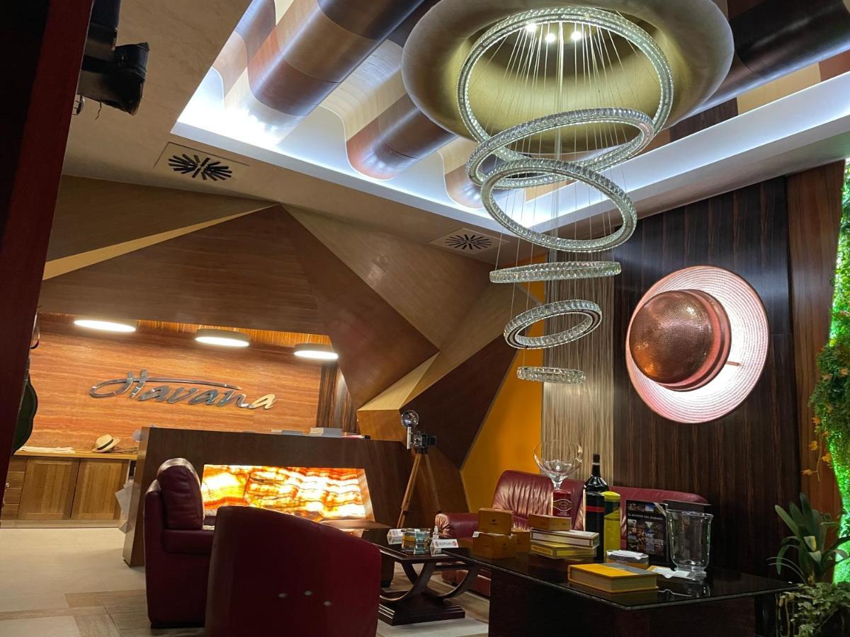 Hotel Havana Loznica Buitenkant foto